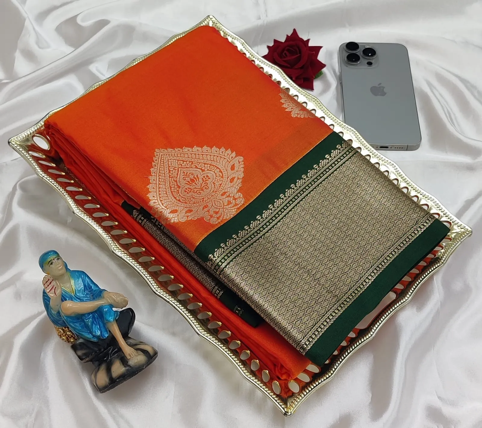 Medallion Butta Korvai Soft Silk Saree